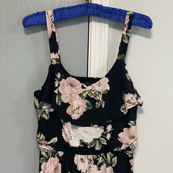 Like New Three Pink Hearts Floral Maxi Dre… - Picture 4 of 6